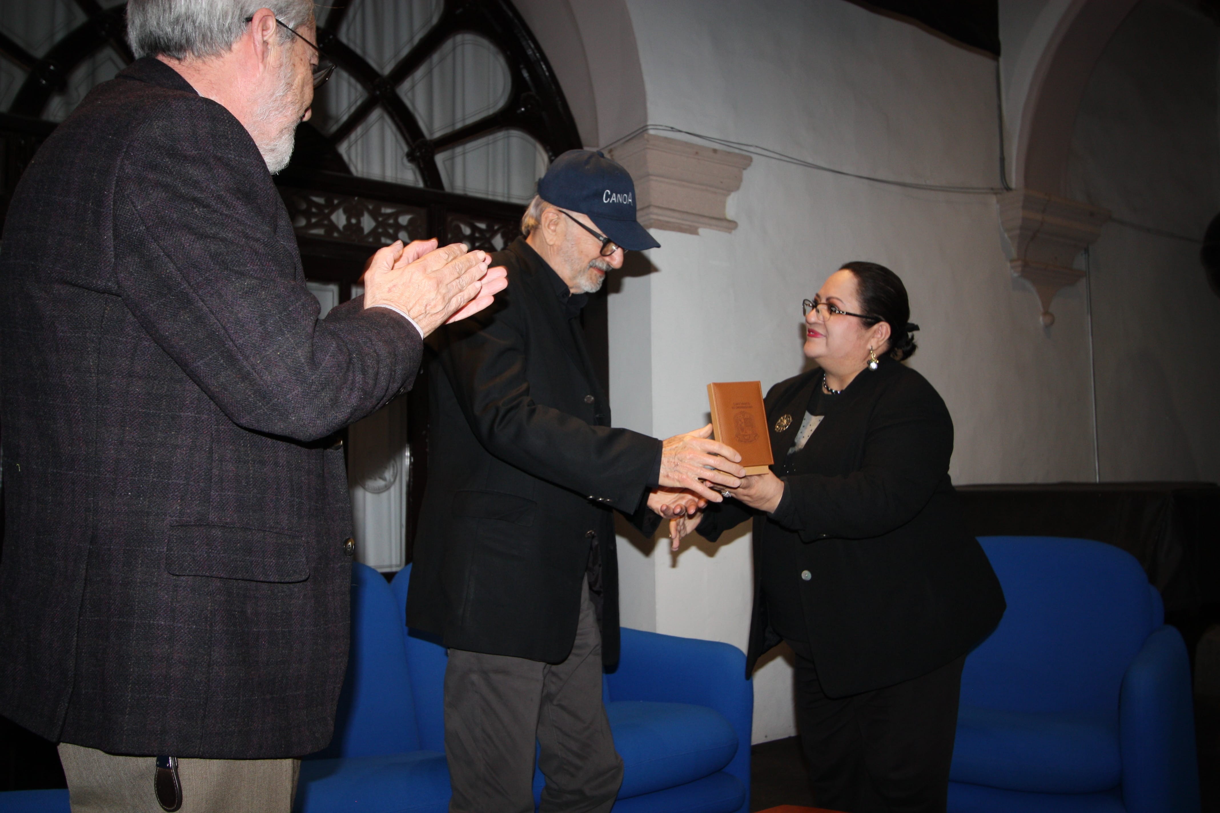 Rinde la Universidad de Guanajuato homenaje al cineasta Felipe Cazals