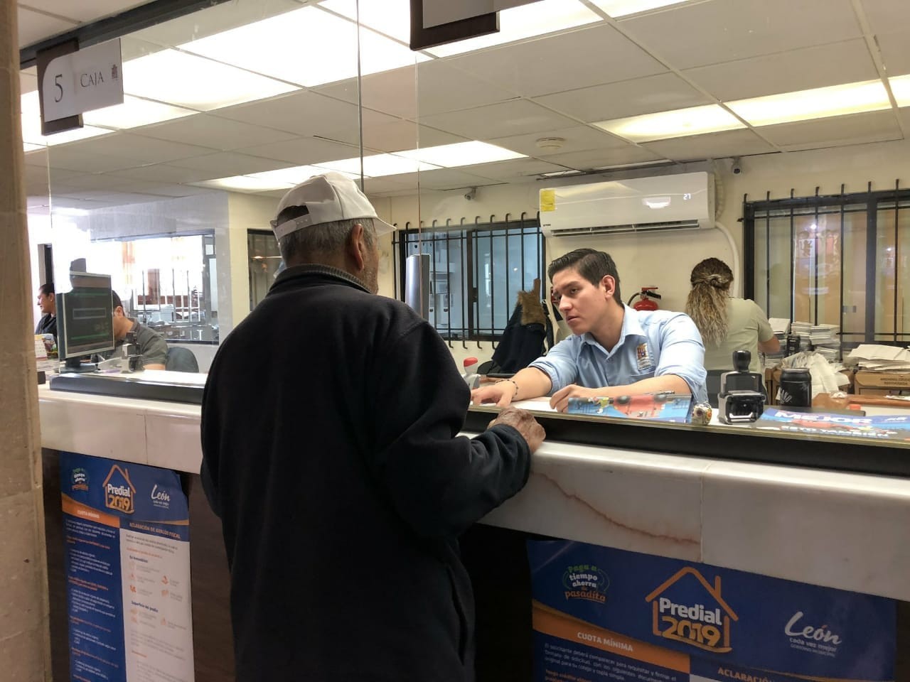 Cumplen leoneses con predial; resiente Tesorería recortes federales