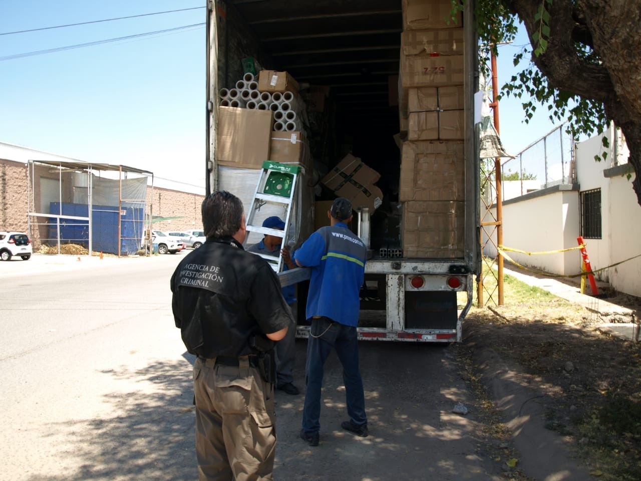 Recuperan tráiler con mercancía robada en Lagunillas