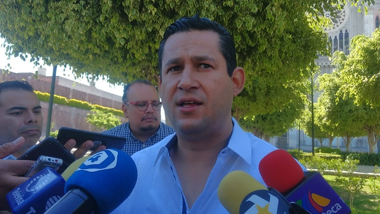 Diego Sihue califica de insensible al gobierno federal por desatender el tema de salud