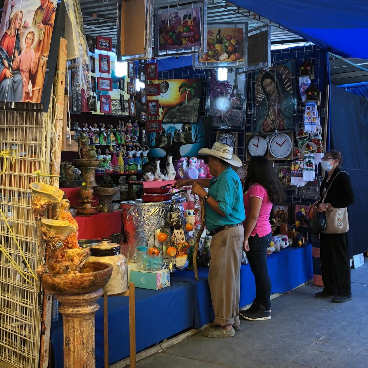 Comerciantes locales preparan sus mejores productos para el día de las madres