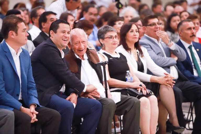 Los mejores maestros están en Guanajuato: Diego Sinhue