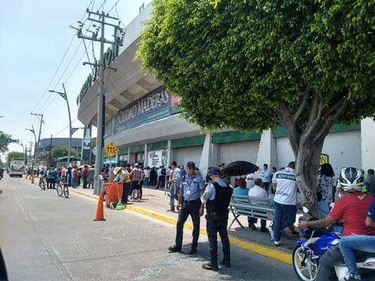 Proponen castigo penal para revendedores, integrarían iniciativa