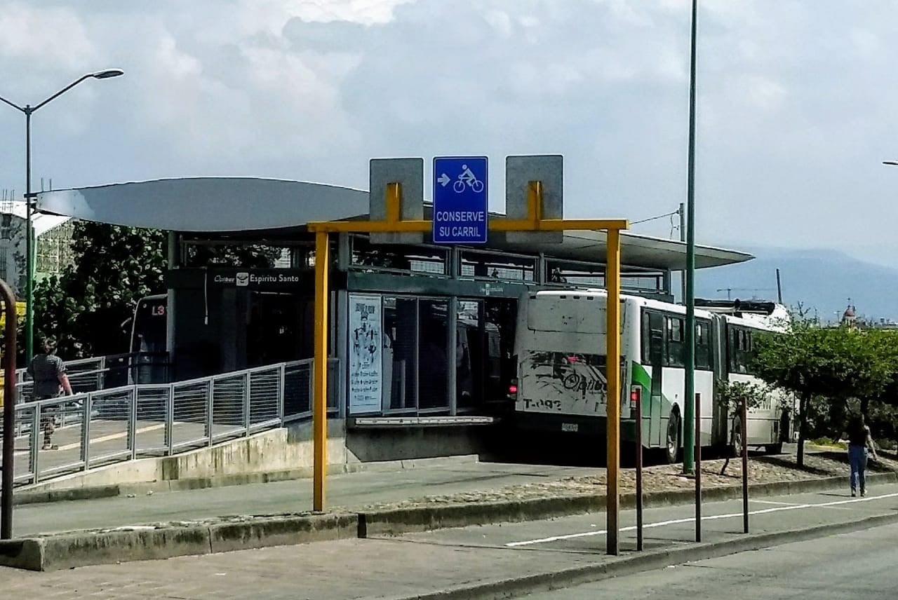 Estudio de despacho apartidista deberá definir alza en tarifa de transporte: Morena