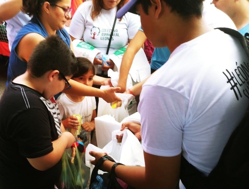 Impulsan ONGs y gobierno uso de bolsas de plástico biodegradables