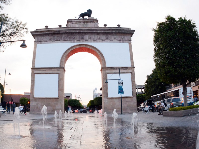 Prevé Turismo León crecimiento conservador en temporada de verano