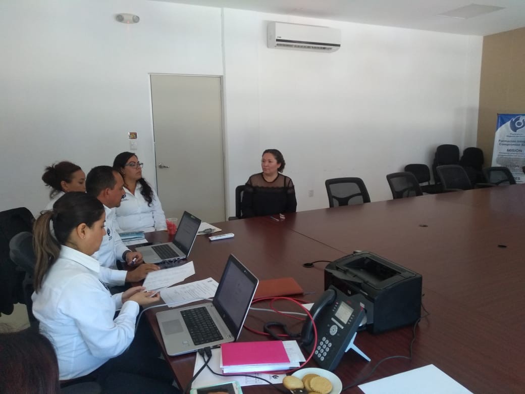 Asignan plazas de manera pública a docentes