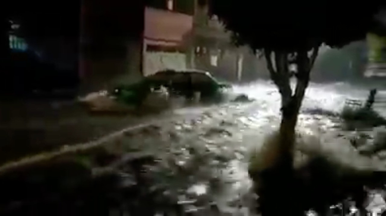 Dejan lluvias vialidades inundadas y colonias encharcadas