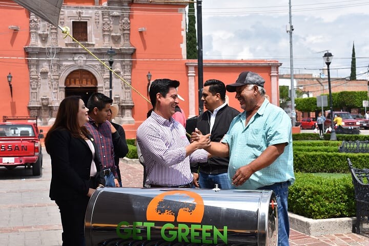 Entregan 78 calentadores solares a familias dobladenses