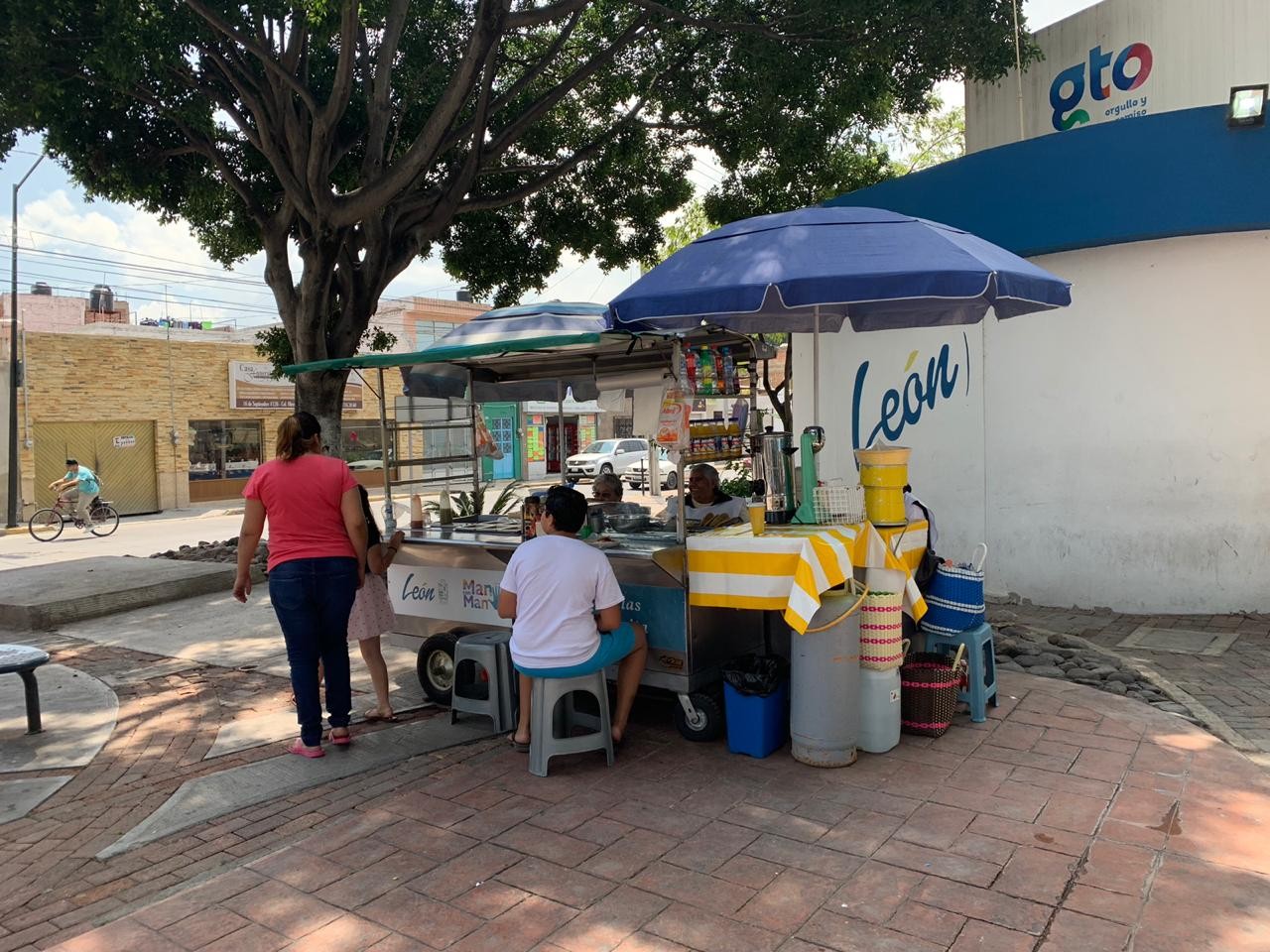 Reubican a vendedores de la calle 20 de Enero por cierre de HGR