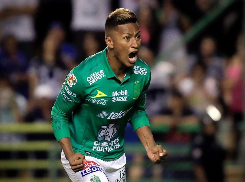 Aquino va a la banca ante Chivas