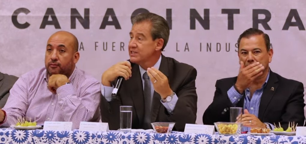 Se socializa figura del administrador de servicios