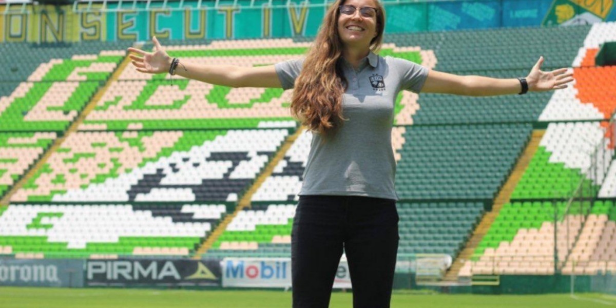 León Femenil da bienvenida a Daniela Calderón