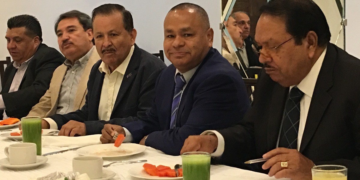 Taxistas crean alianzas contra plataformas