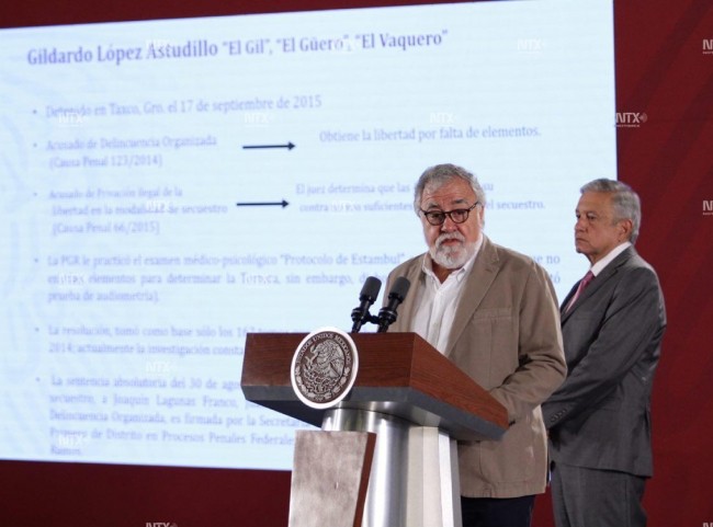 Anuncia Encinas investigación de funcionarios y jueces por caso Ayotzinapa