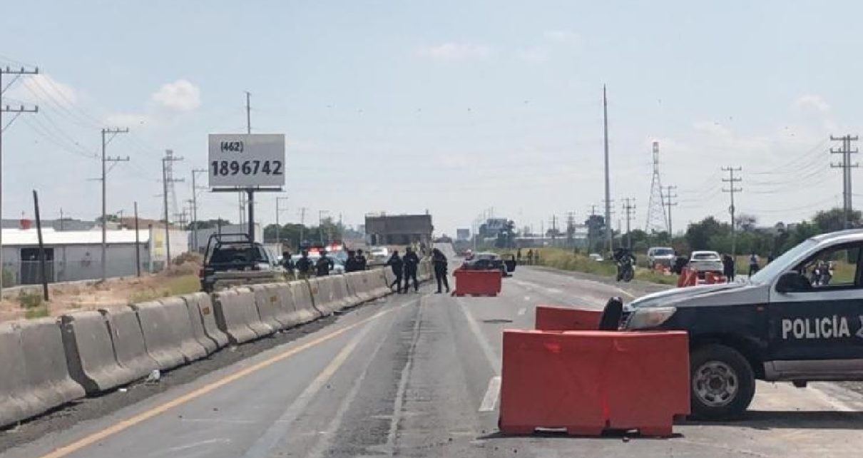 Muere universitario en enfrentamiento en carretera Celaya - Salamanca