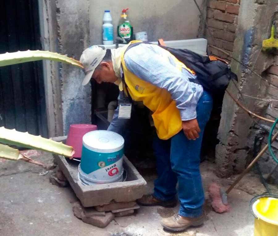 Revisan 10 casos probables de dengue en León