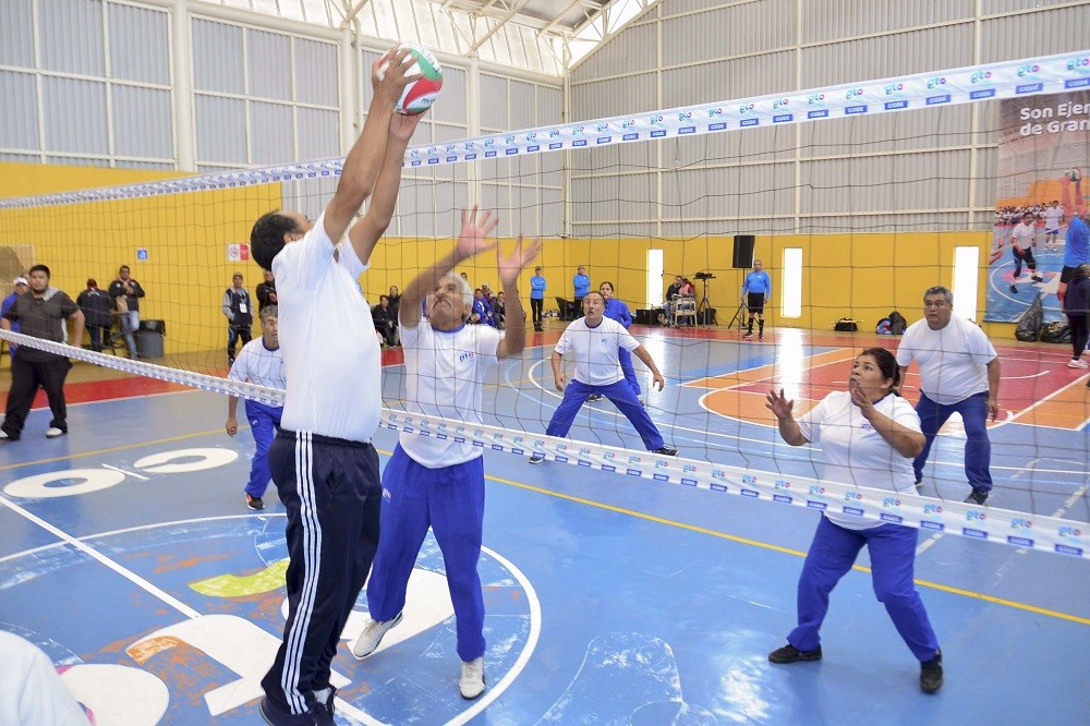 Suman más de 30 canchas de cachibol mixto en Espacios de Desarrollo Gerontológico