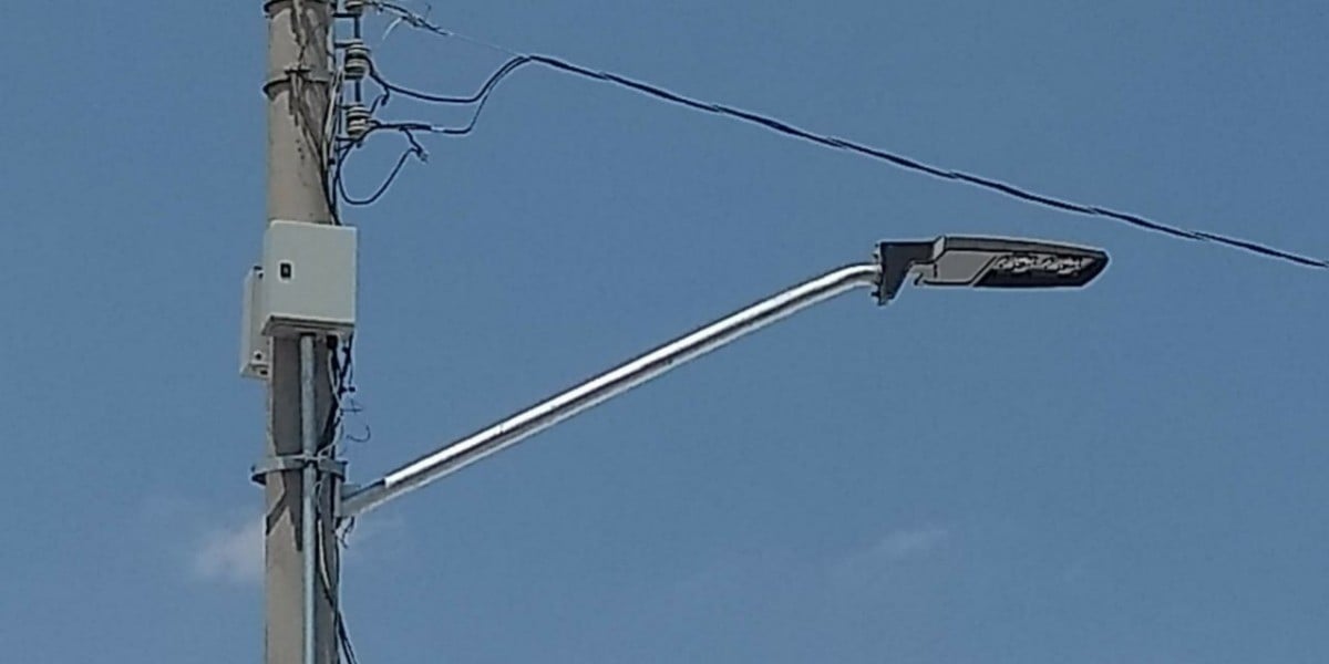 Vandalizan alumbrado público en vialidades primarias