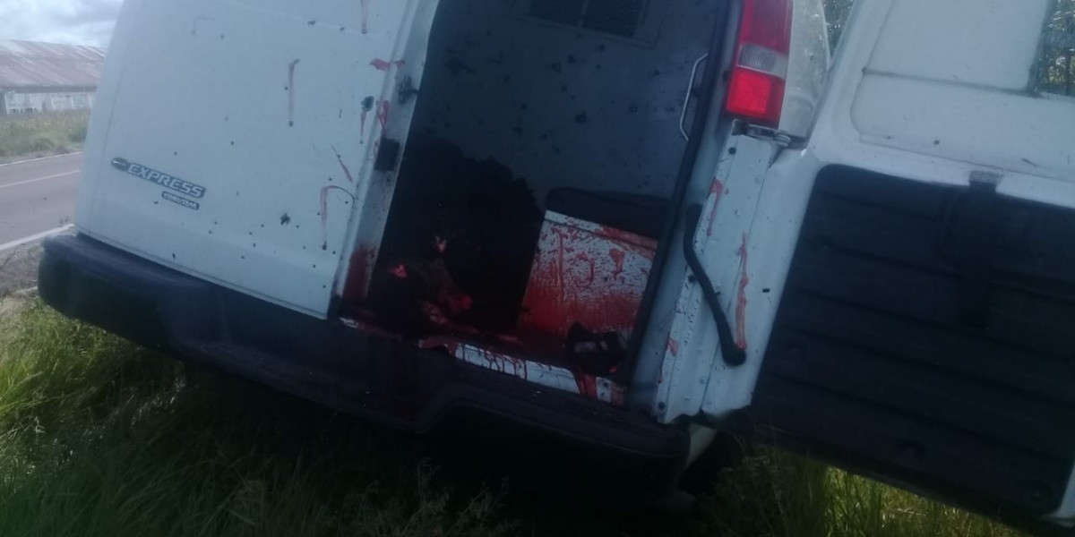 Emboscan a custodios y matan a cinco