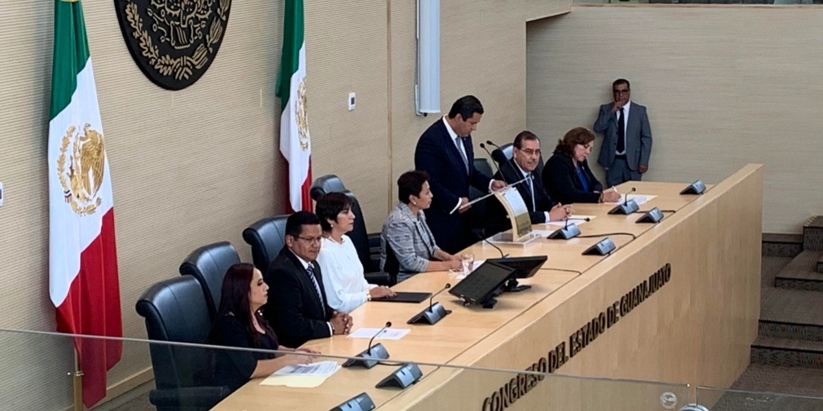 Hacen llamado a la unidad en sesión solemne del Congreso del Estado