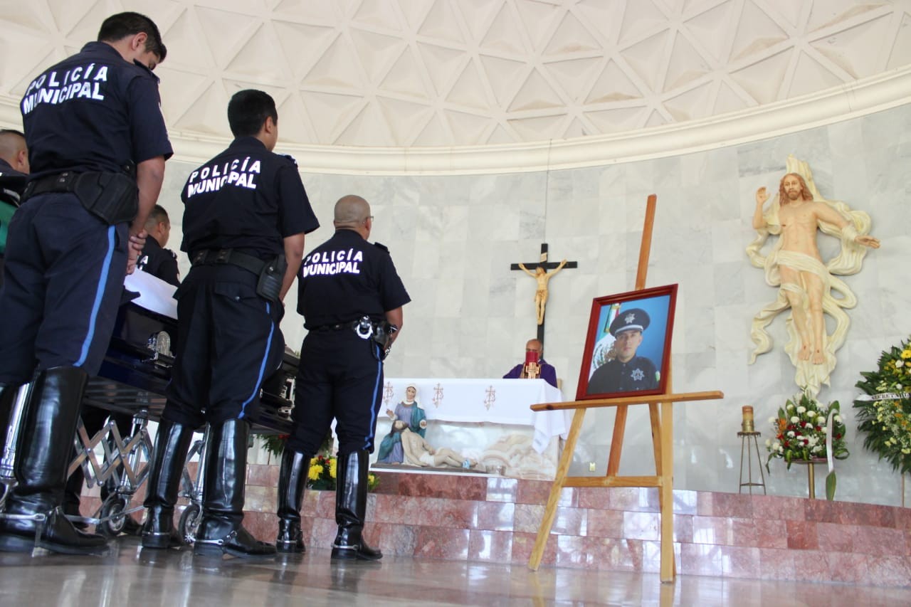 Despiden como héroe al policía Gerardo Soriano