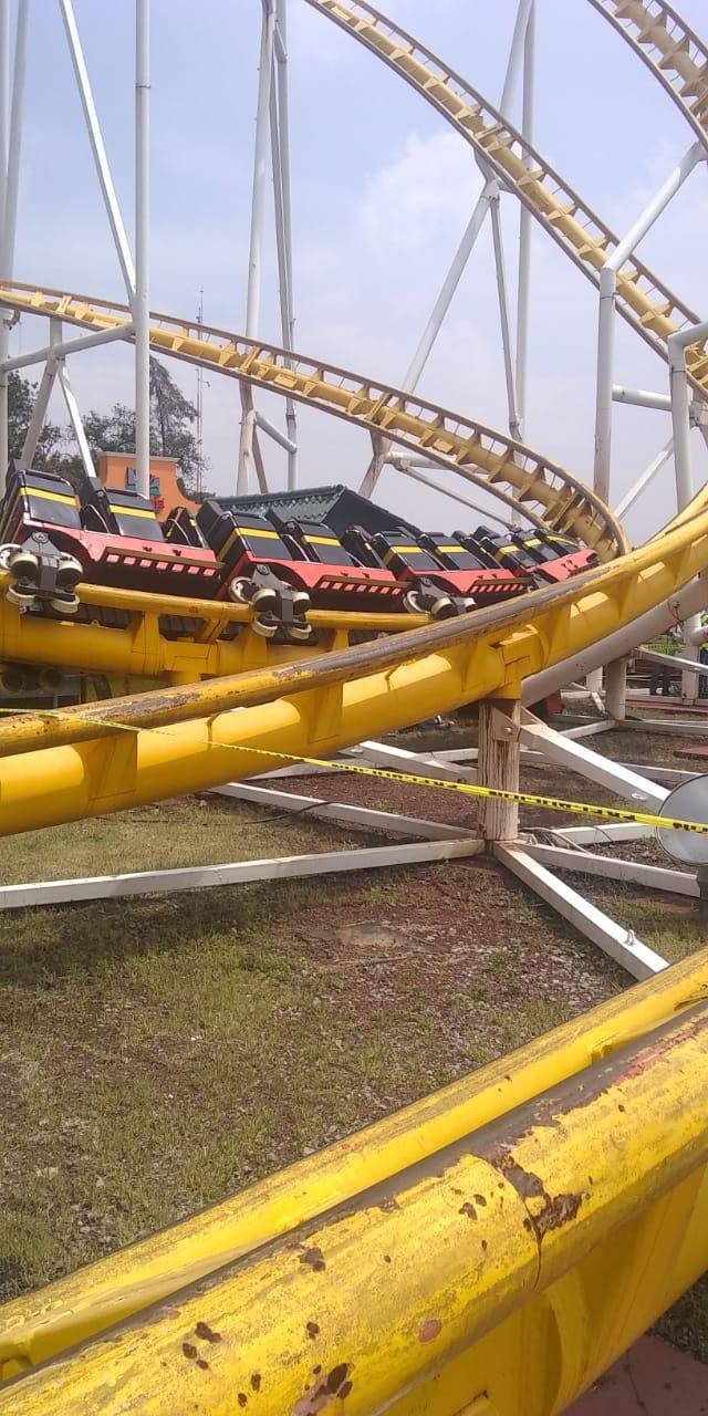 Realizan peritajes tras descarrilamiento de juego mecánico