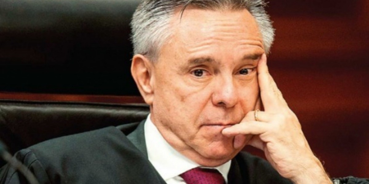 En un hecho inédito, renuncia ministro Eduardo Medina Mora a SCJN