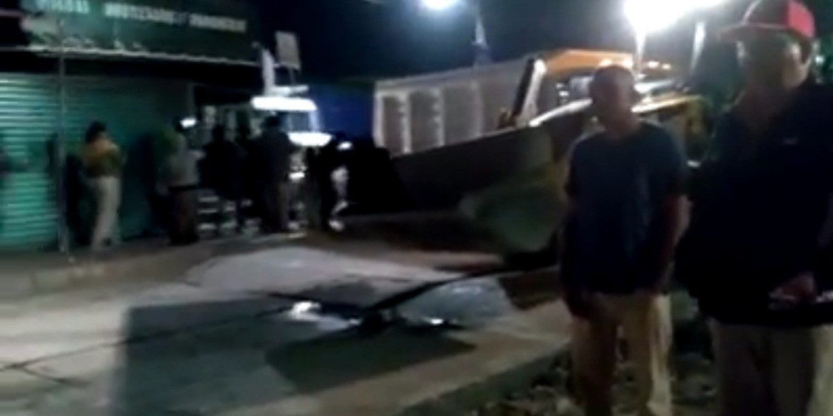 Policía de San Miguel de Allende arresta a inconformes con el retiro de 41 árboles