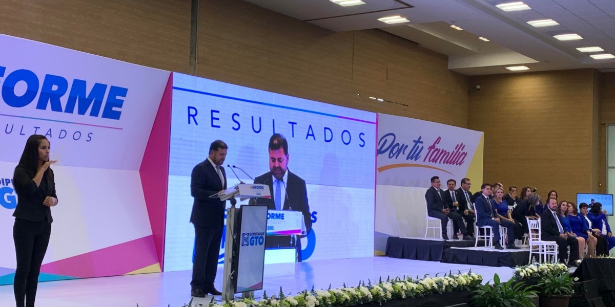 Presentan diputados del PAN informe del primer año de actividades