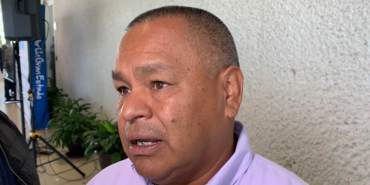 Detener a 100 vehículos piratas al mes, parte del acuerdo con taxistas verdes