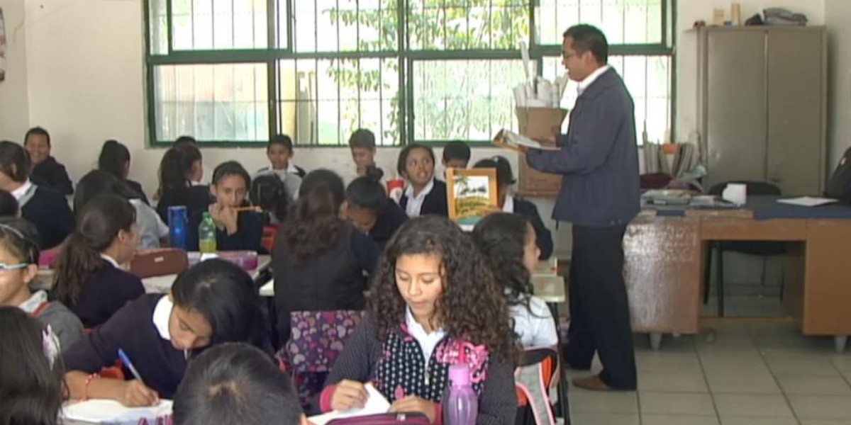 Tarda en pagar gobierno federal a maestros guanajuatenses