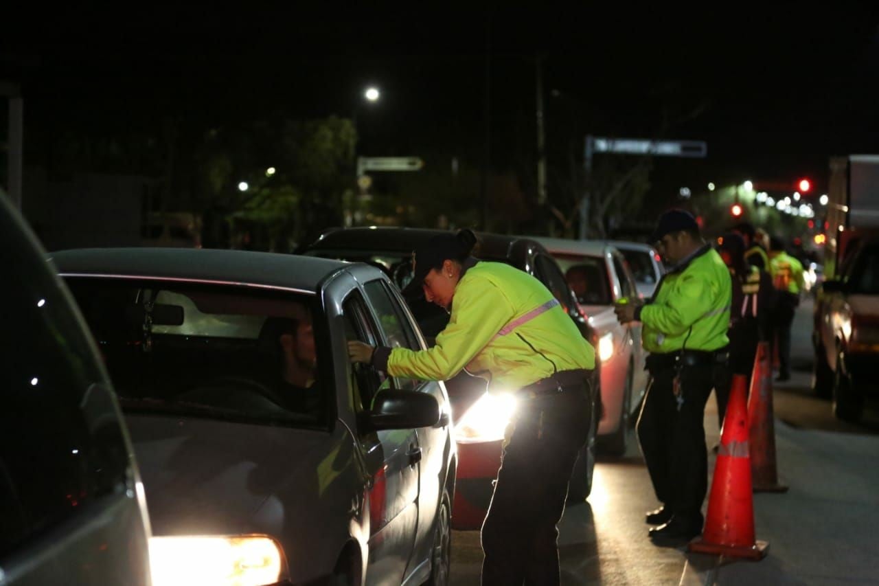 Patrocinaría cervecera aparatos alcoholímetros a bares