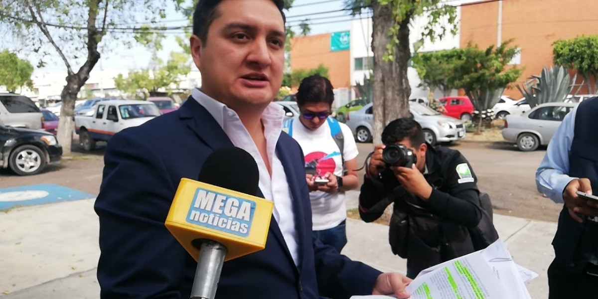 Denuncian socios fundadores del Club Social y Deportivo León A.C. a Roberto Zermeño