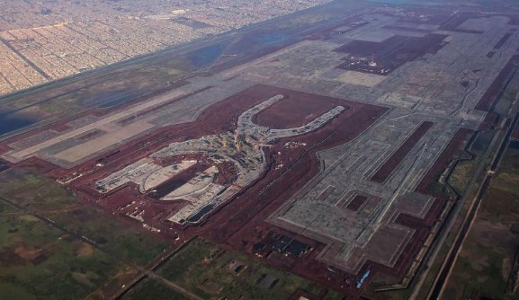 Piloto de vuelo de AMLO le pide retomar aeropuerto en Texcoco