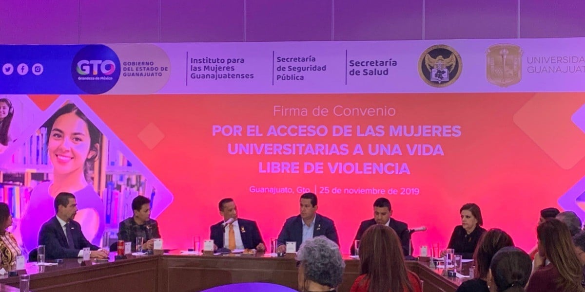 Firman convenio para la no violencia contra universitarias