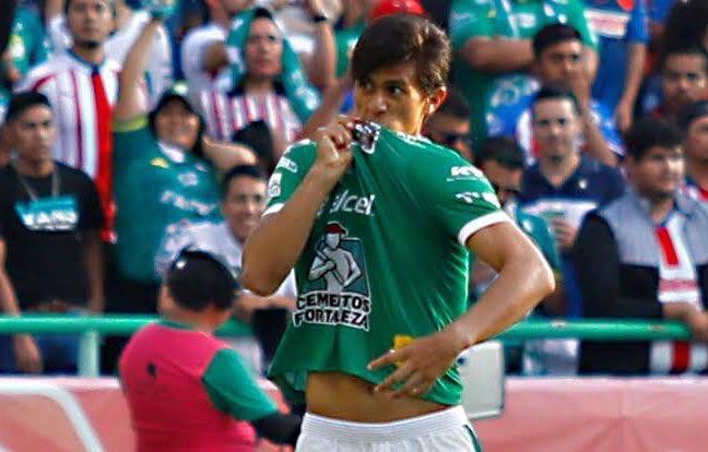 Oficial: JJ Macías regresa a Chivas