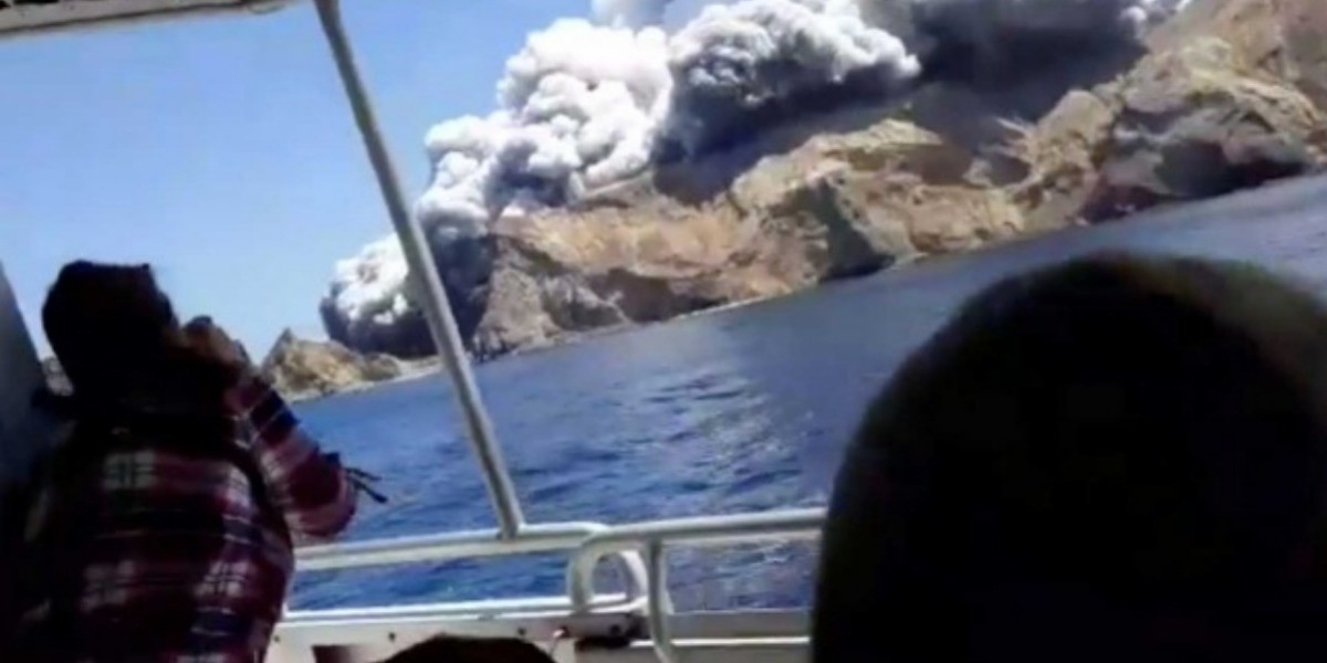 Erupción mata a cinco personas en Nueva Zelanda