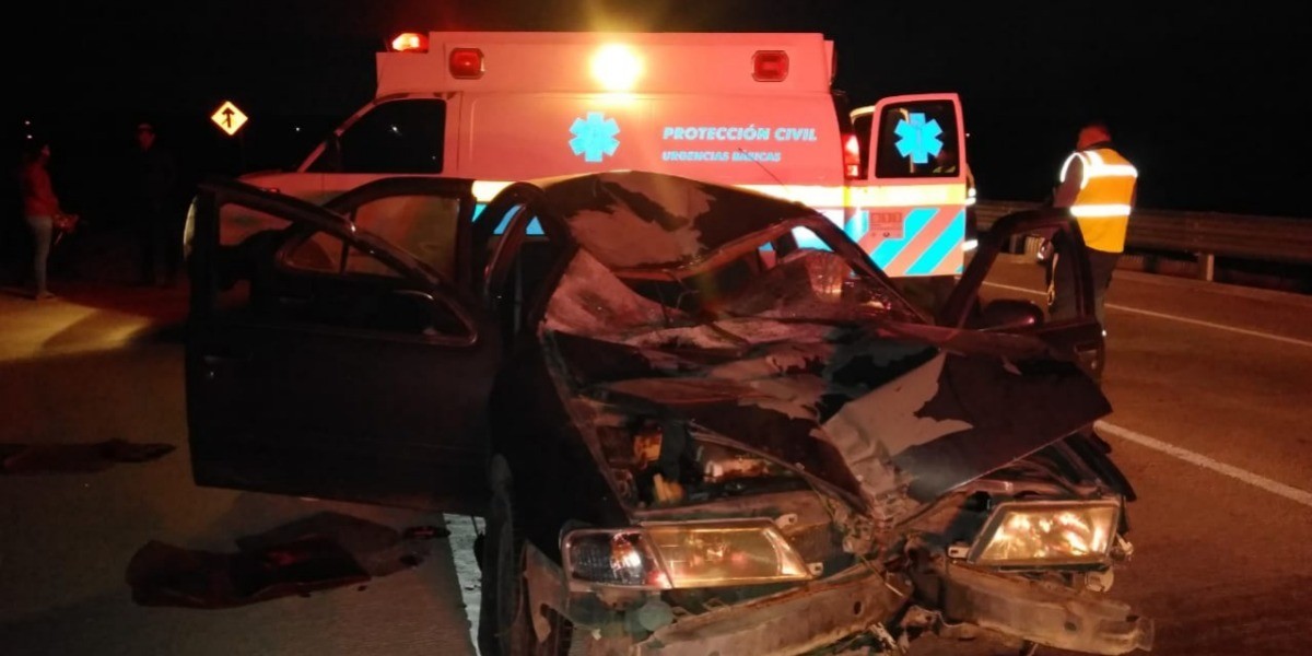 Muere menor en volcadura en el Eje Metropolitano