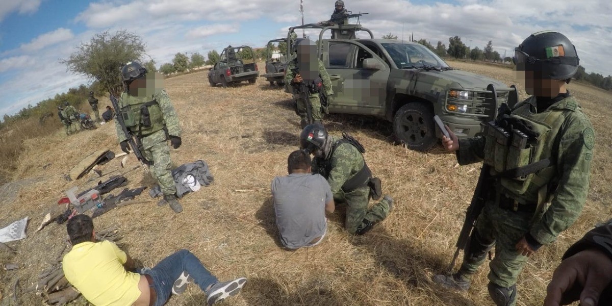 Detienen a cuatro por ‘halconeo’ en Celaya