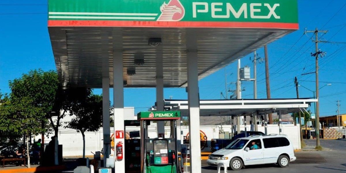 Cárcel a 17 gasolineros por vender litros incompletos: Profeco