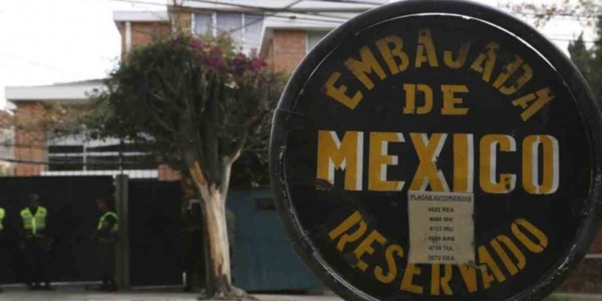 SRE: 'encapuchados' en Bolivia eran diplomáticos españoles