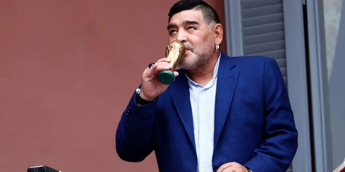 “Reunión con ovnis”, así justificó Maradona días de juerga