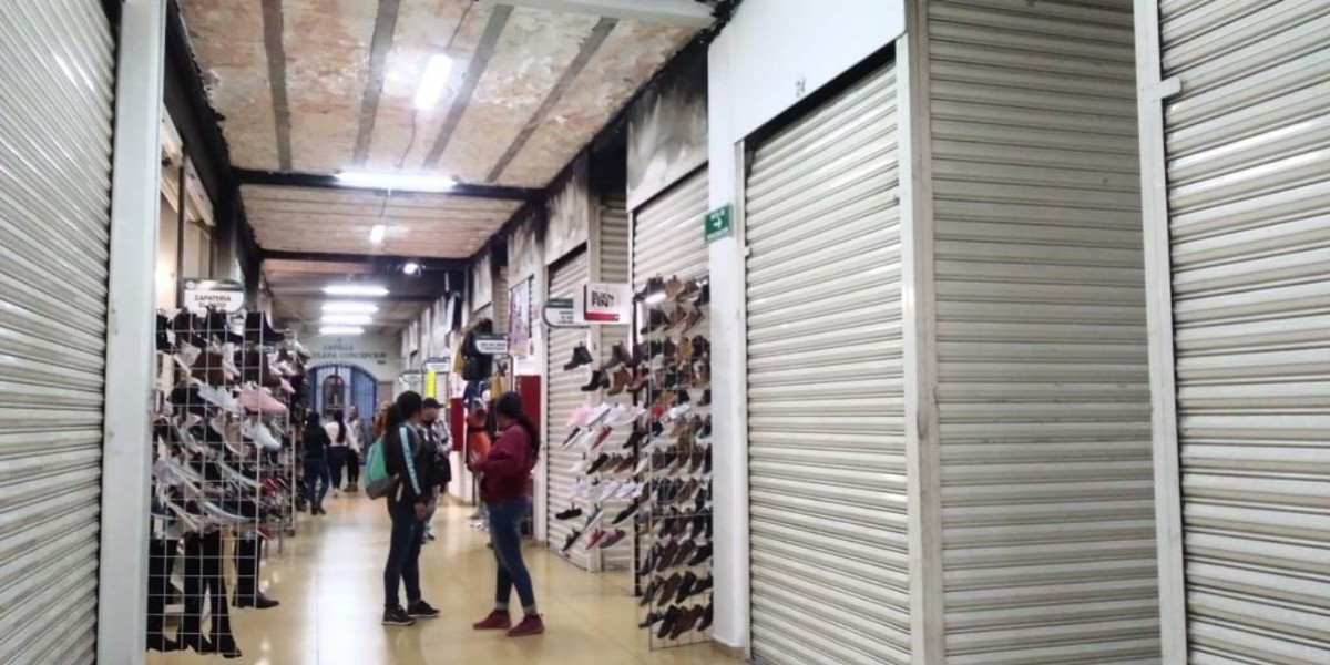 Sufren de bajas ventas comerciantes del Mercado Comonfort Zapatero