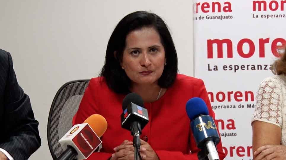 Niega Alma Alcaraz regreso de Ernesto Prieto a dirigencia de Morena