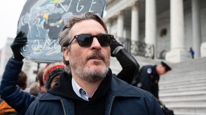 Arrestan a Joaquin Phoenix en protesta activista
