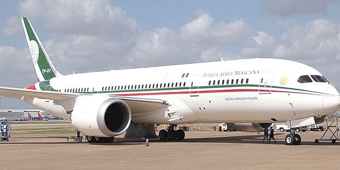 Regresa avión Presidencial a México