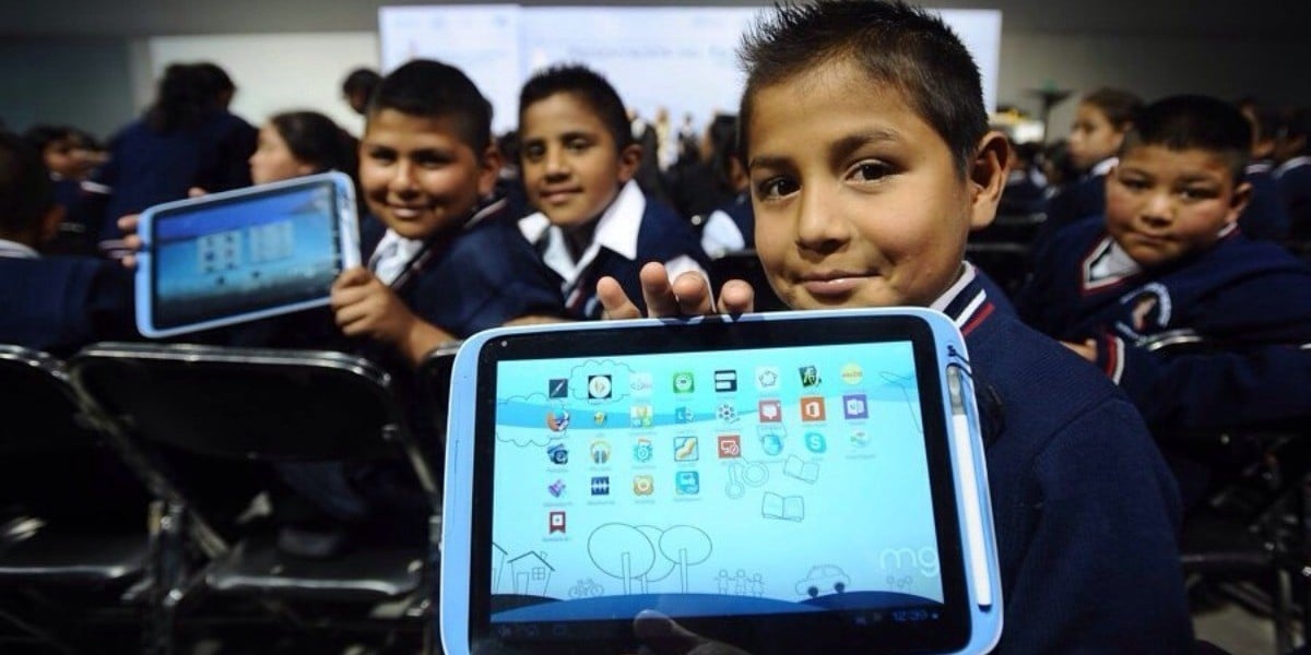 Entrega de tabletas será por méritos académicos: Educafin