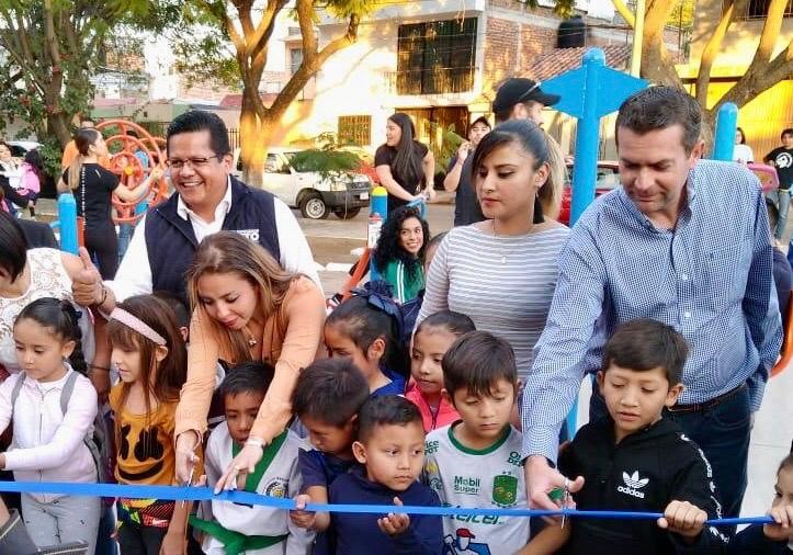 Instalan ejercitadores en Jardines de Oriente II y San Miguel de Rentería II