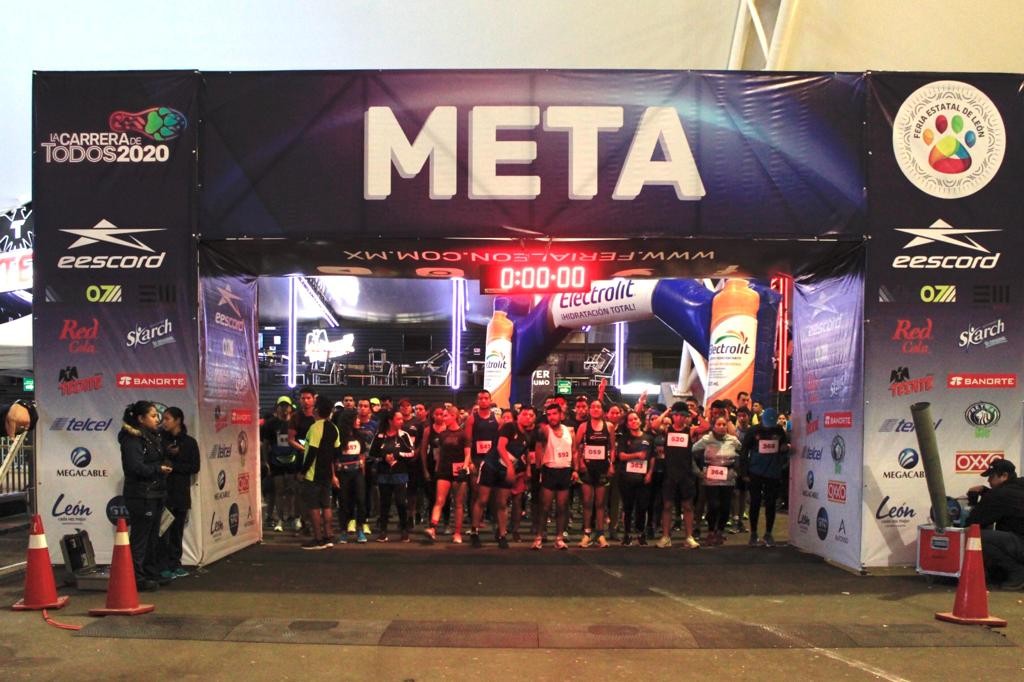 Participan más de mil en 6a Carrera de Todos